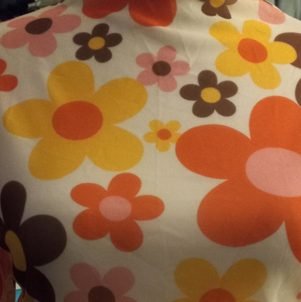 New,70's influence sheer mesh floral power bell sleeve croped top size medium. - Picture 3 of 8